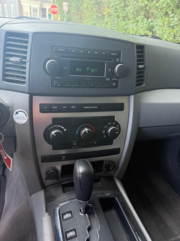 2007 Jeep Grand Cherokee Image 8