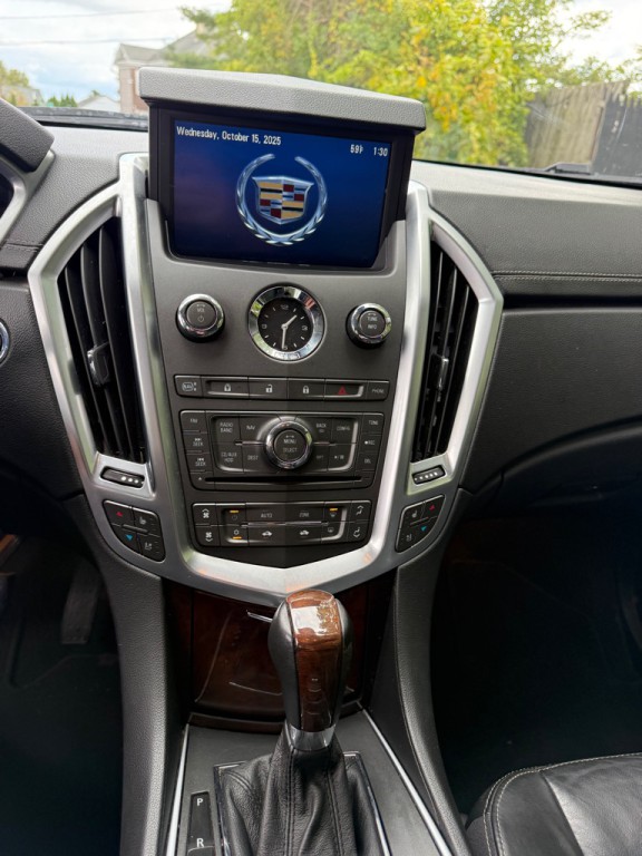 2012 Cadillac SRX Image 10