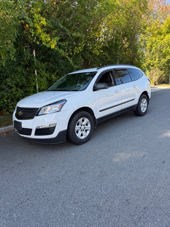 2017 Chevrolet Traverse Image 2