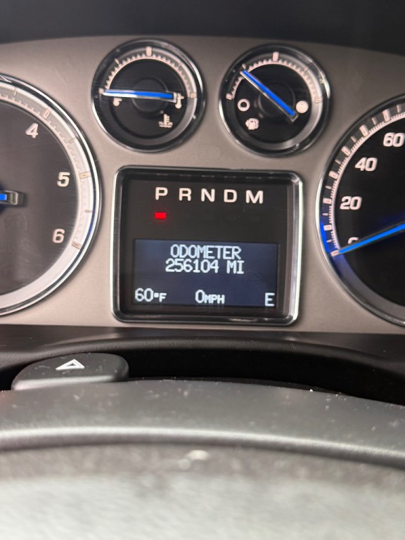 2011 Cadillac Escalade Image 9