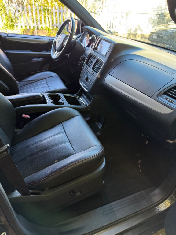 2016 Dodge Grand Caravan Image 8