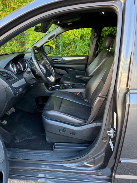 2016 Dodge Grand Caravan Image 9