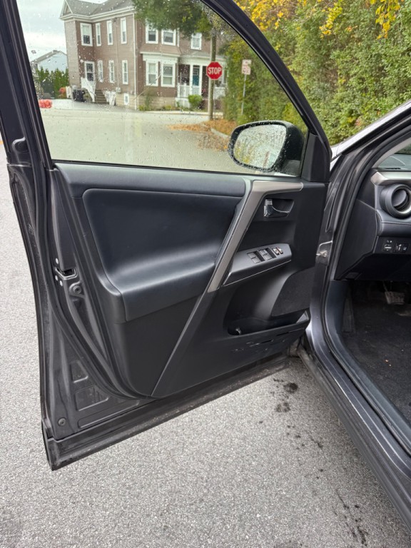 2018 Toyota Rav4 Image 8