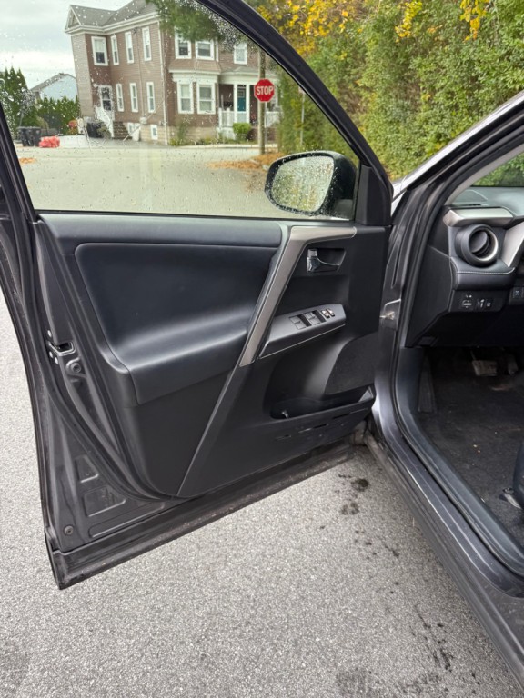 2018 Toyota Rav4 Image 9