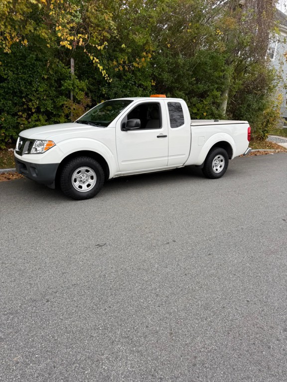 2016 Nissan Frontier Image 2