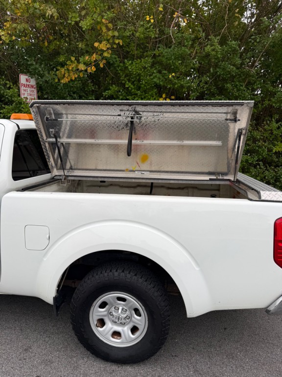 2016 Nissan Frontier Image 6