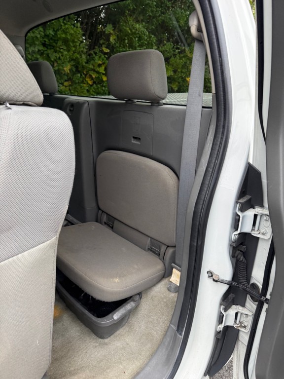 2016 Nissan Frontier Image 10