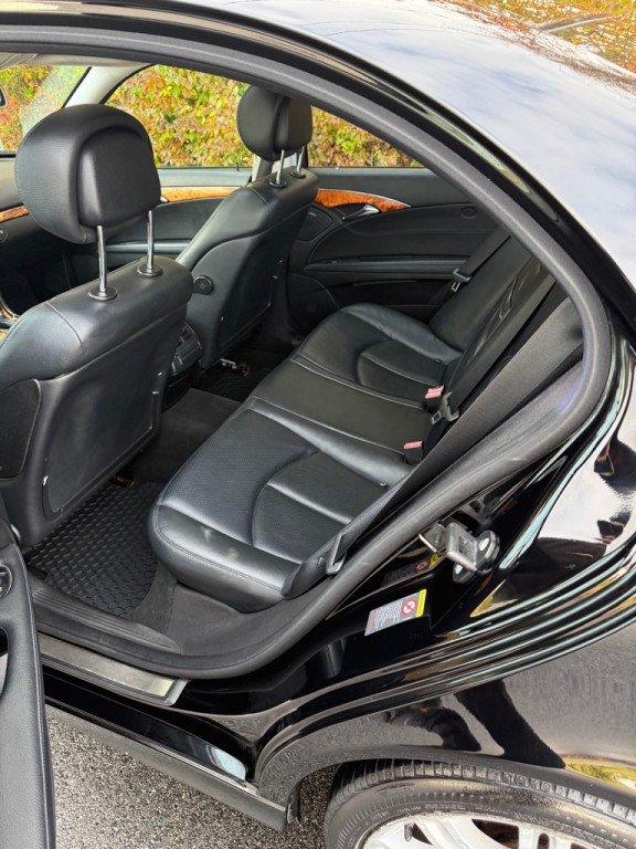 2008 Mercedes-Benz E-Class Image 6