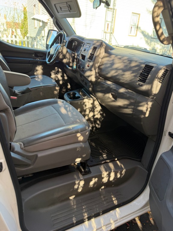 2015 Nissan NV Image 7