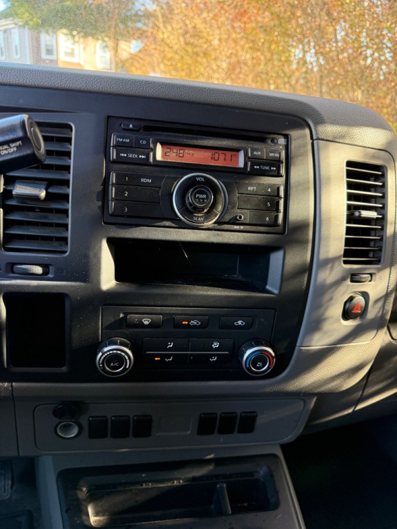 2015 Nissan NV Image 10