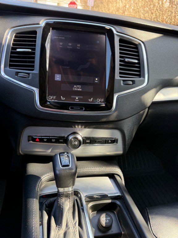 2016 Volvo XC90 Image 8