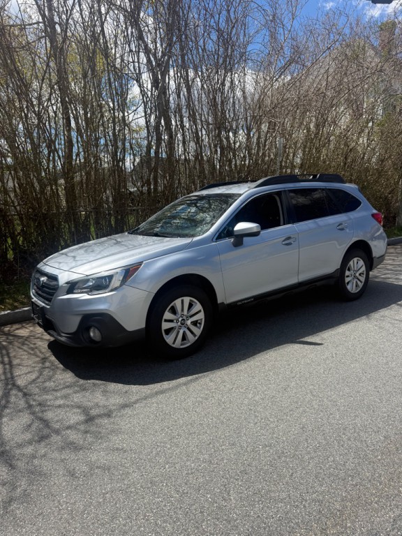 2019 Subaru Outback Image 2