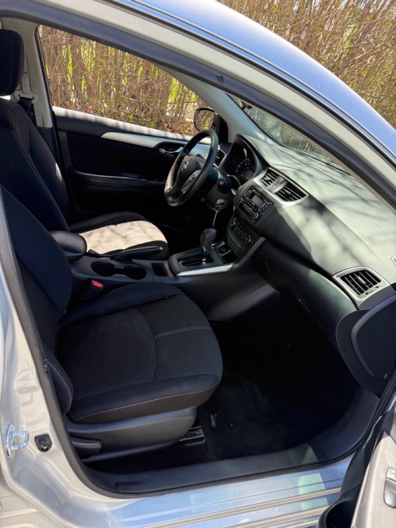 2017 Nissan Sentra Image 5