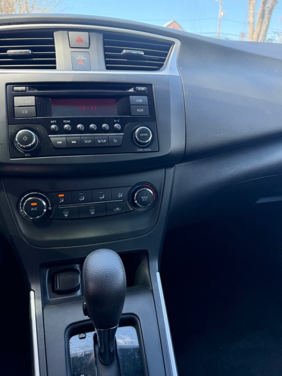 2017 Nissan Sentra Image 9