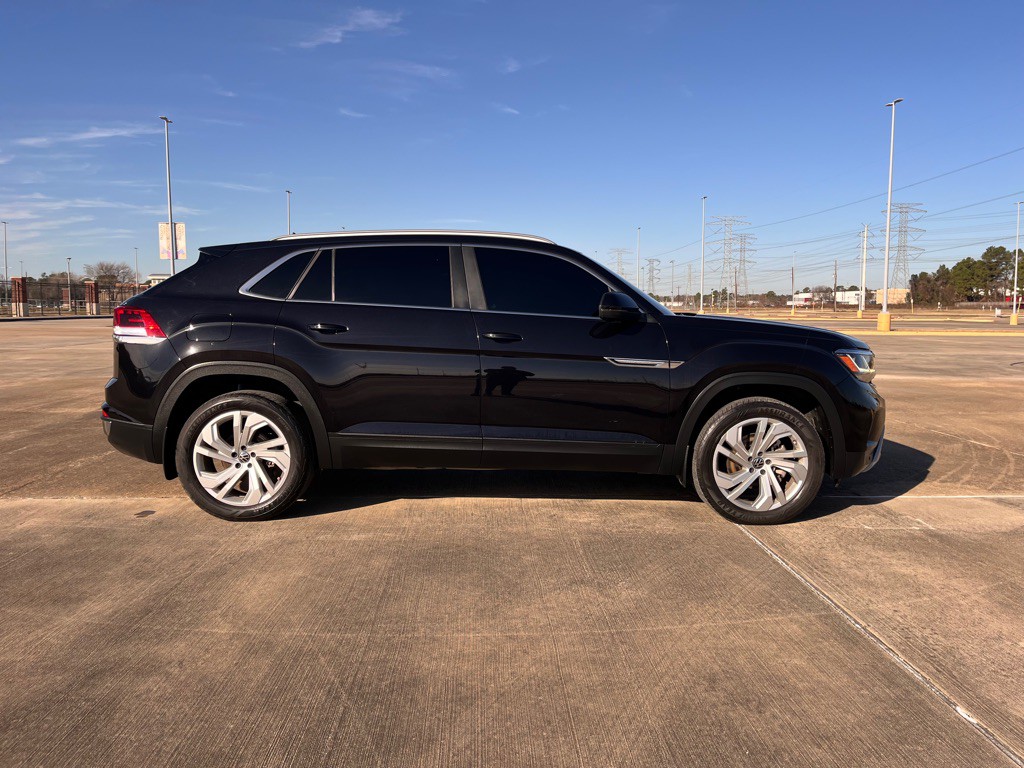 2020 Volkswagen Atlas Cross Sport Image 4