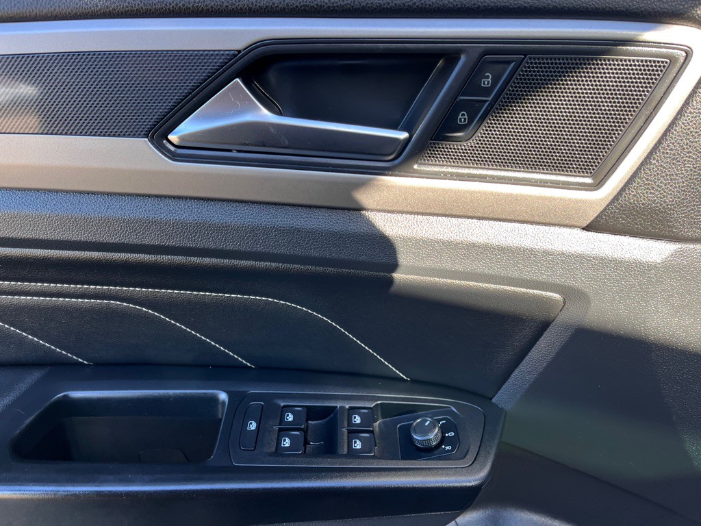 2020 Volkswagen Atlas Cross Sport Image 14