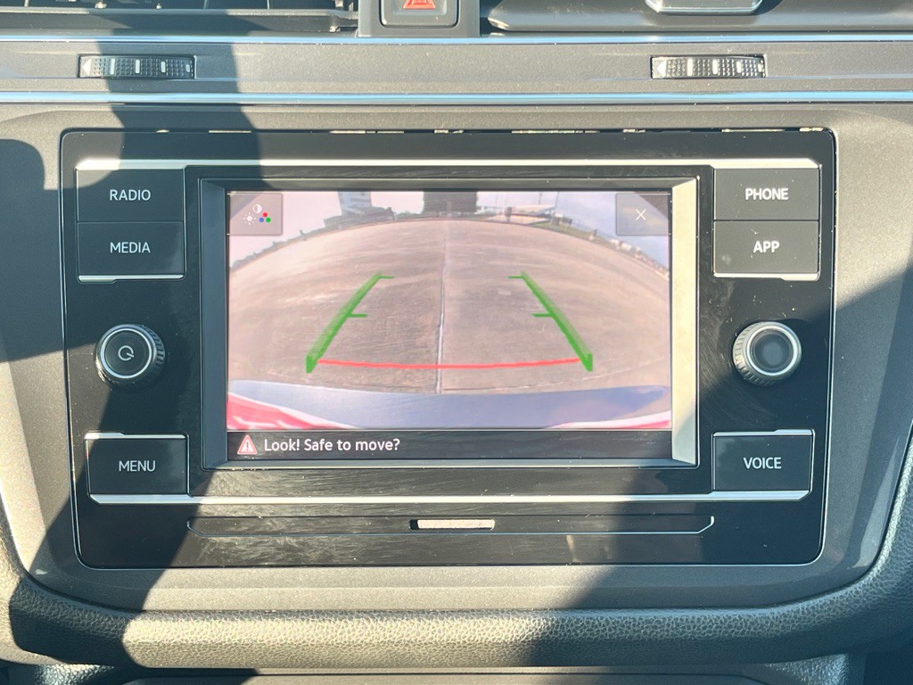 2021 Volkswagen Tiguan Image 24