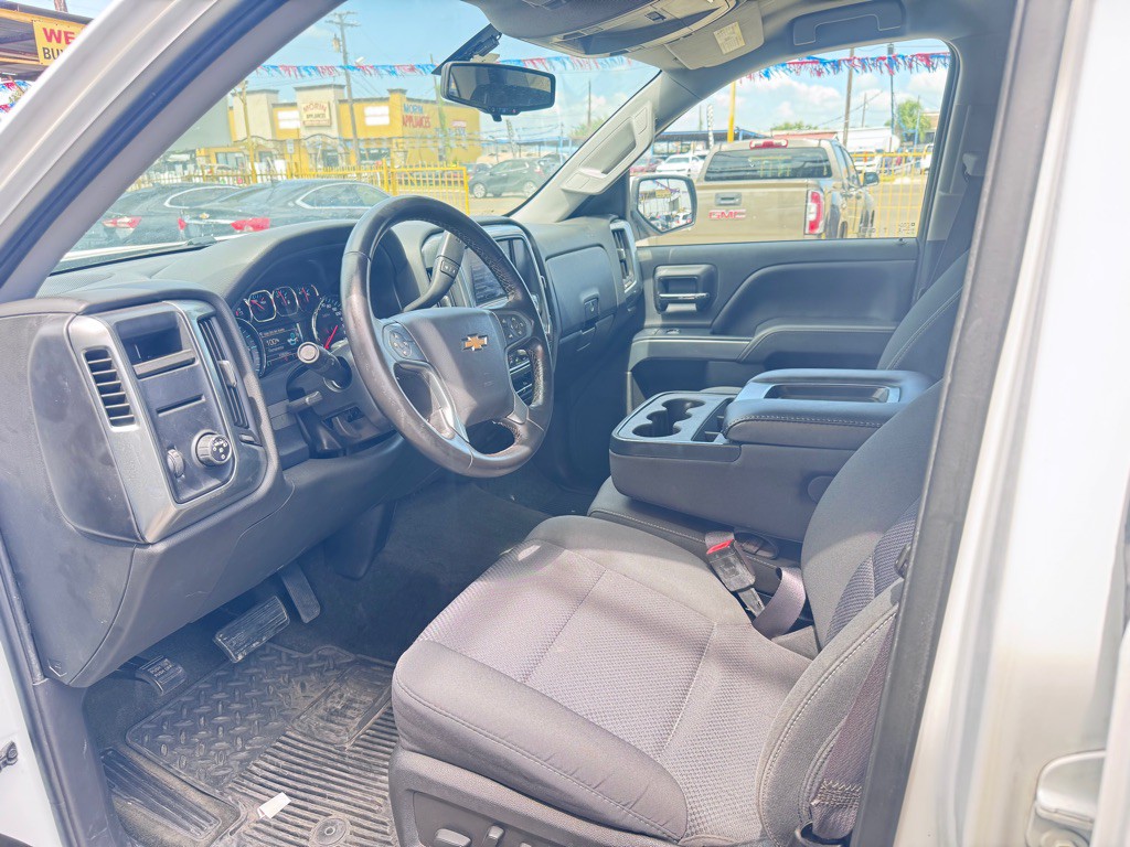 2017 Chevrolet Silverado 1500 Image 2