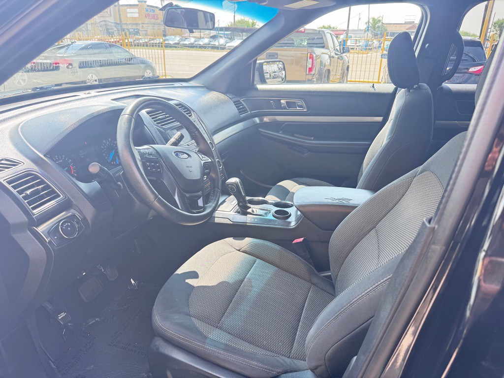 2018 Ford Explorer Image 2