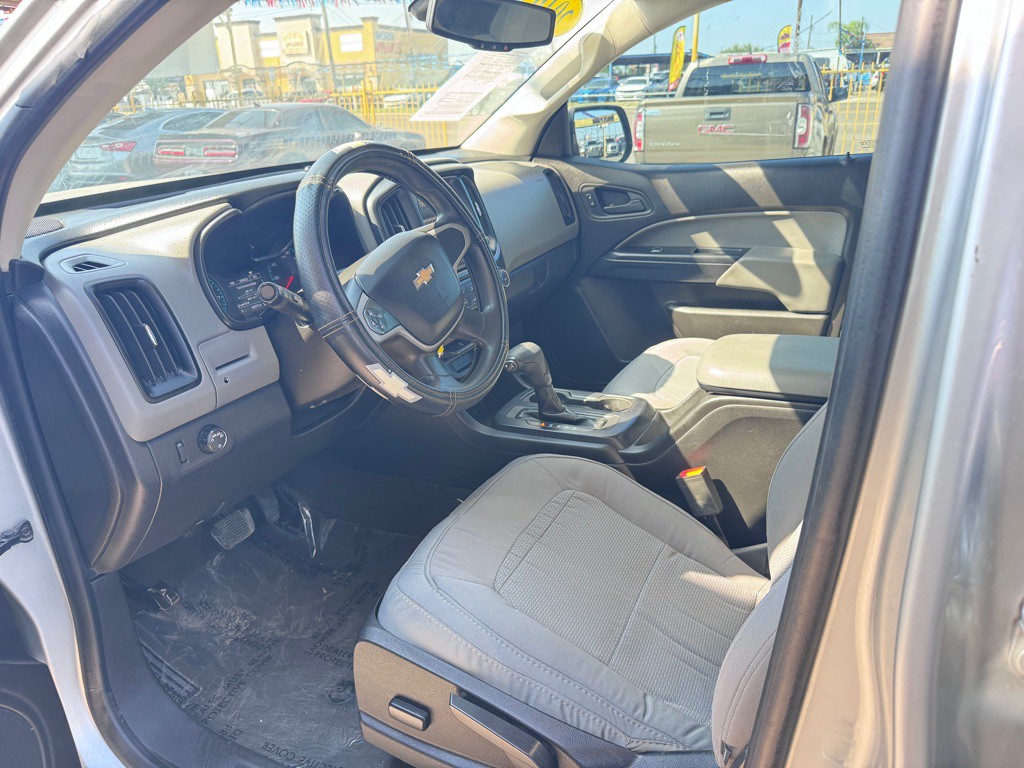 2016 Chevrolet Colorado Image 2