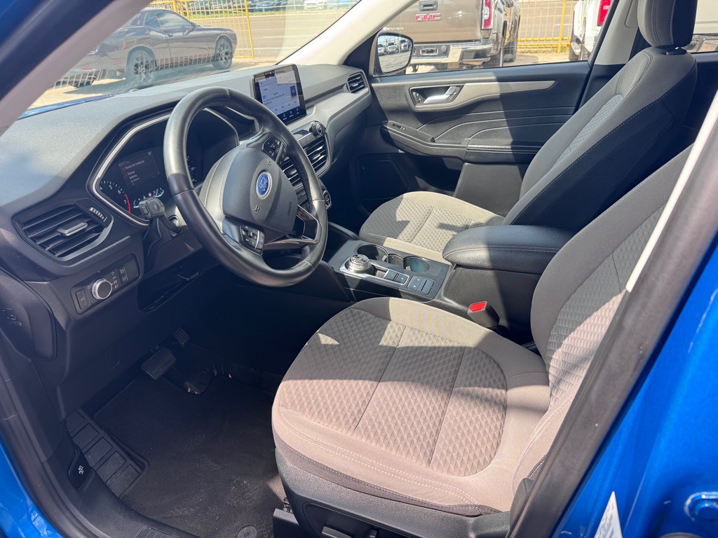 2021 Ford Escape Image 2