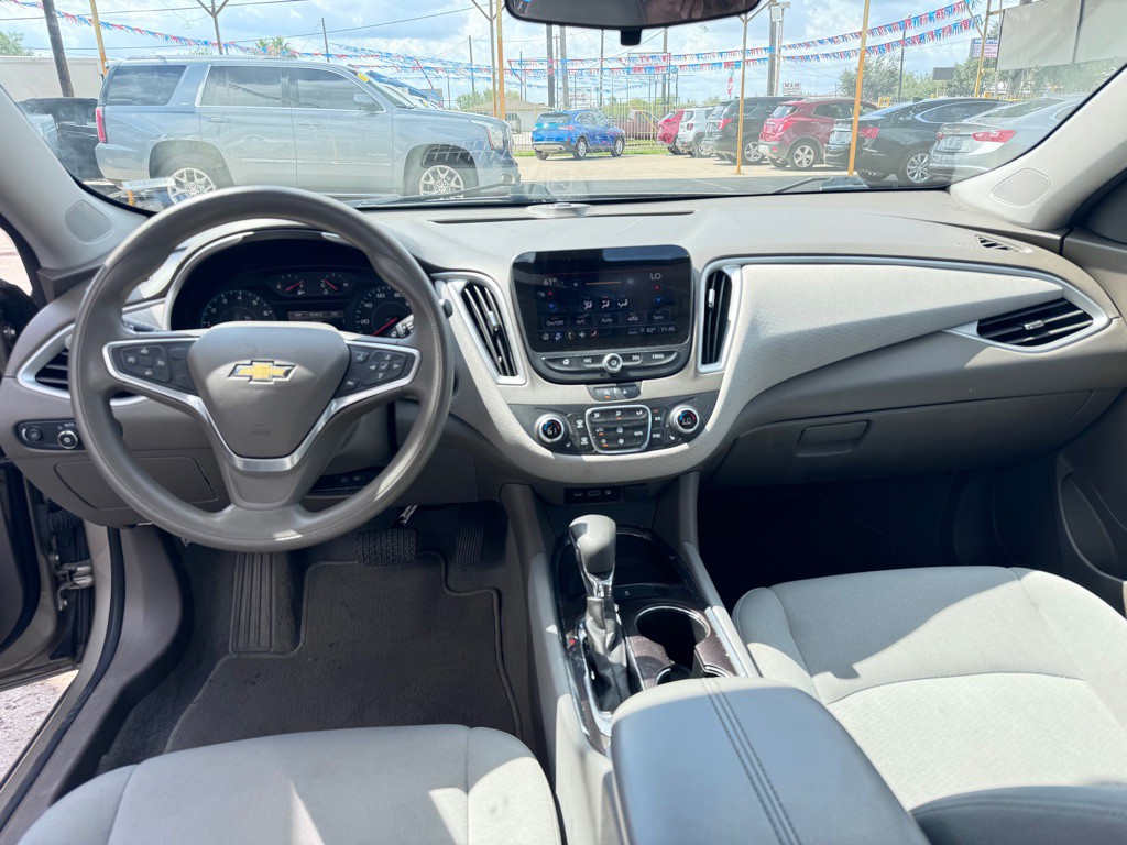 2022 Chevrolet Malibu Image 4