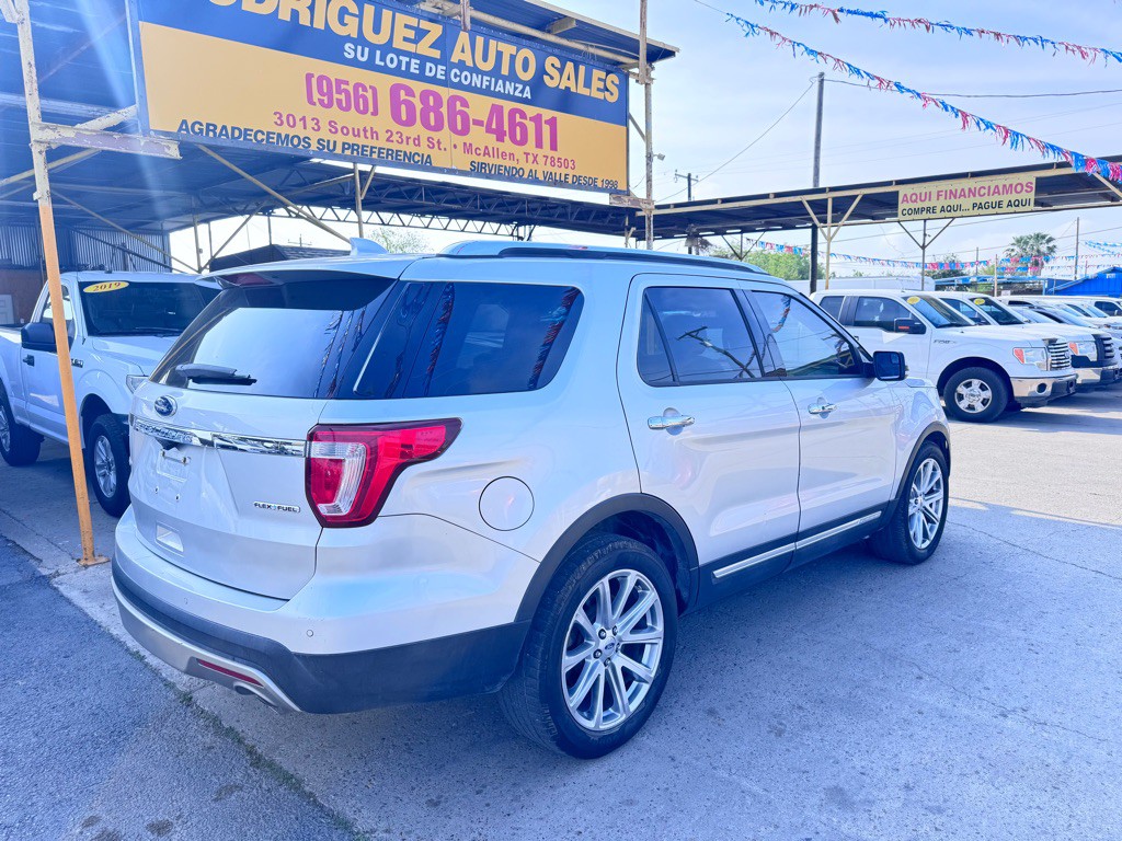 2016 Ford Explorer Image 2