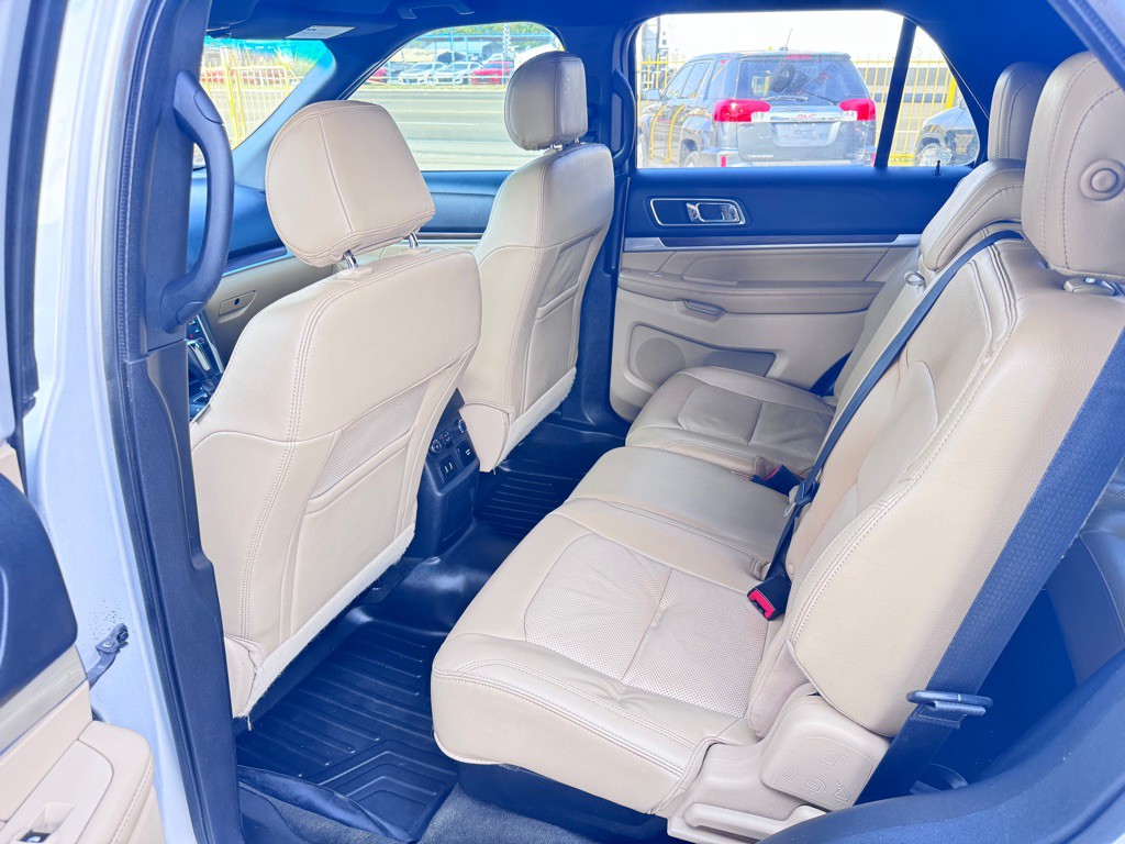 2016 Ford Explorer Image 5
