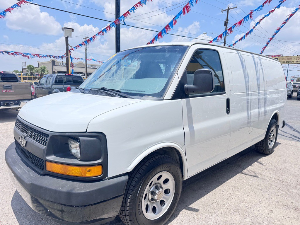 2014 Chevrolet Express Image 1