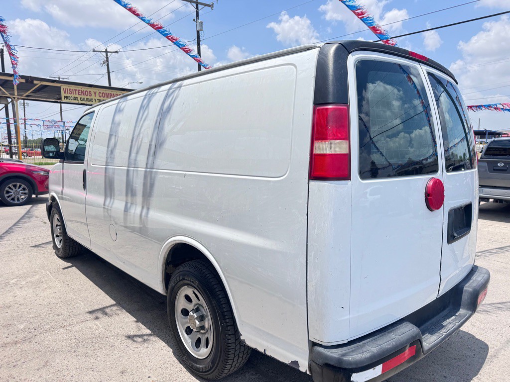 2014 Chevrolet Express Image 3