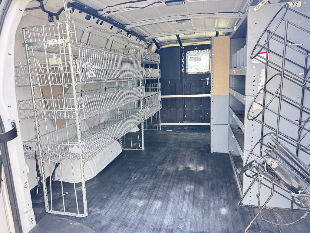 2014 Chevrolet Express Image 4