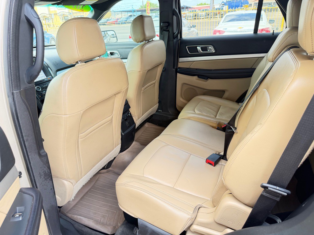 2017 Ford Explorer Image 3