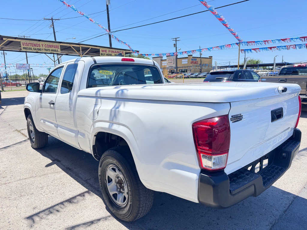 2016 Toyota Tacoma Image 4