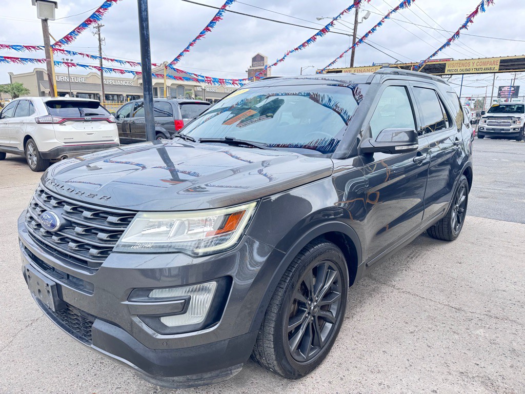 2017 Ford Explorer Image 1