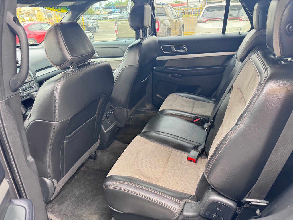 2017 Ford Explorer Image 3
