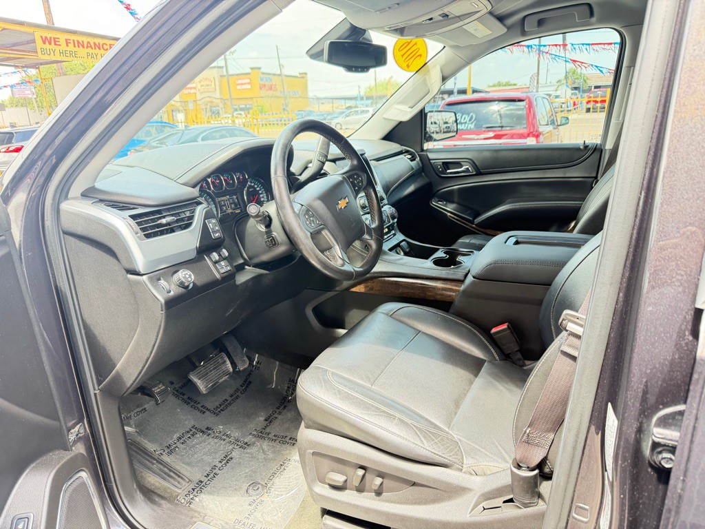 2016 Chevrolet Tahoe Image 2