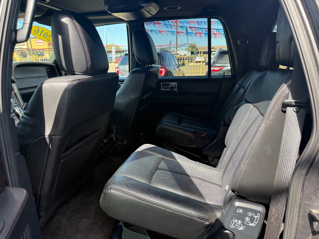 2016 Lincoln Navigator Image 3