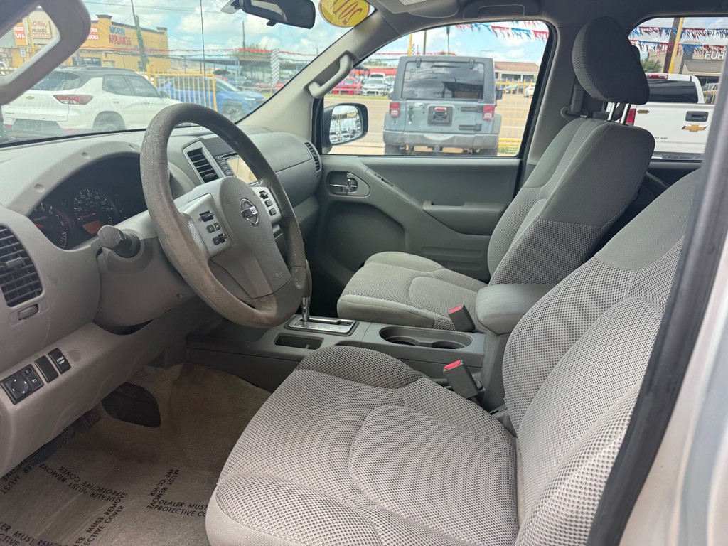 2017 Nissan Frontier Image 2