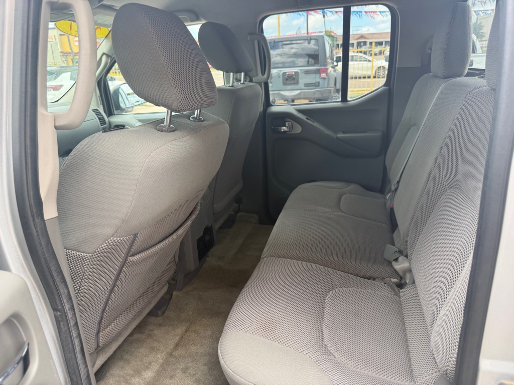 2017 Nissan Frontier Image 3