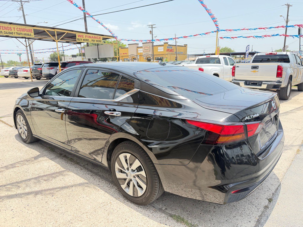 2020 Nissan Altima Image 5