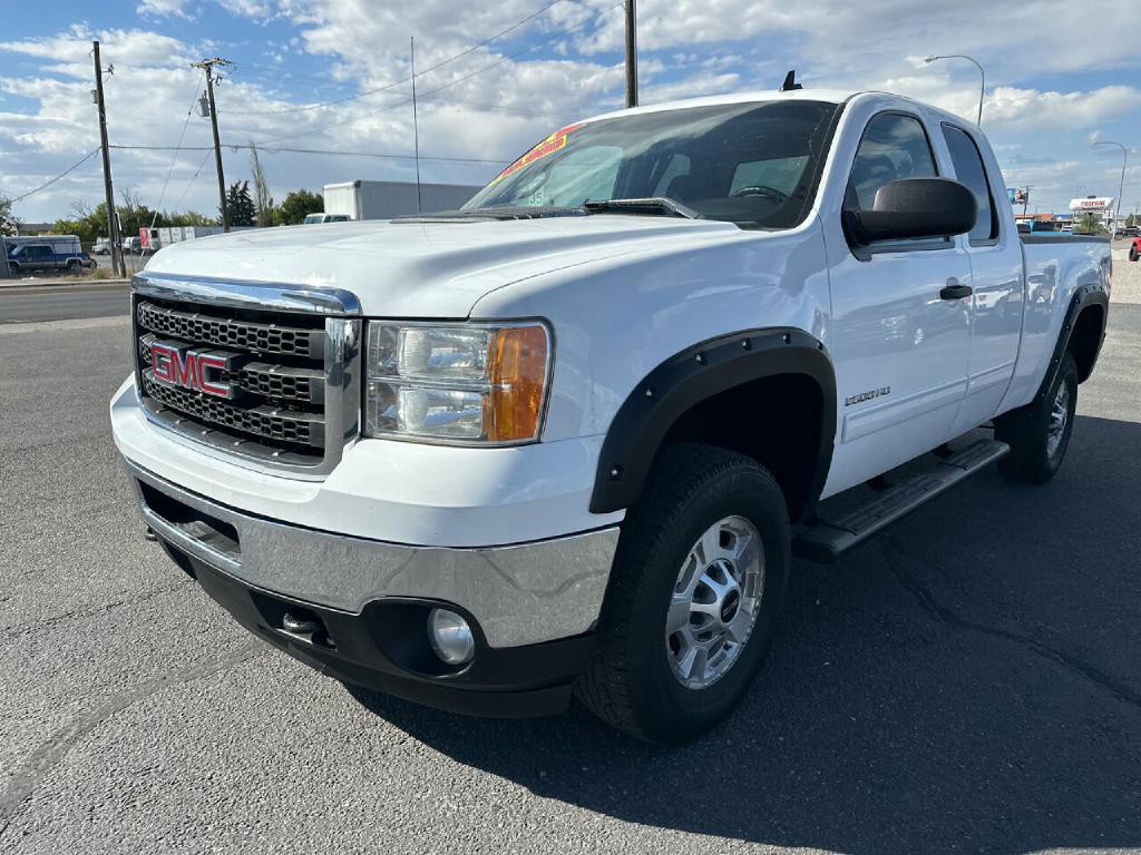 2011 GMC Sierra 2500 Image 3