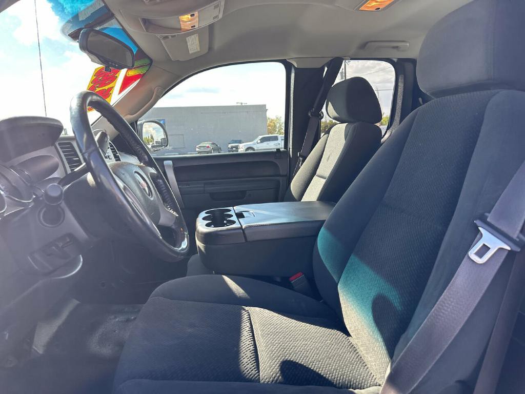 2011 GMC Sierra 2500 Image 15