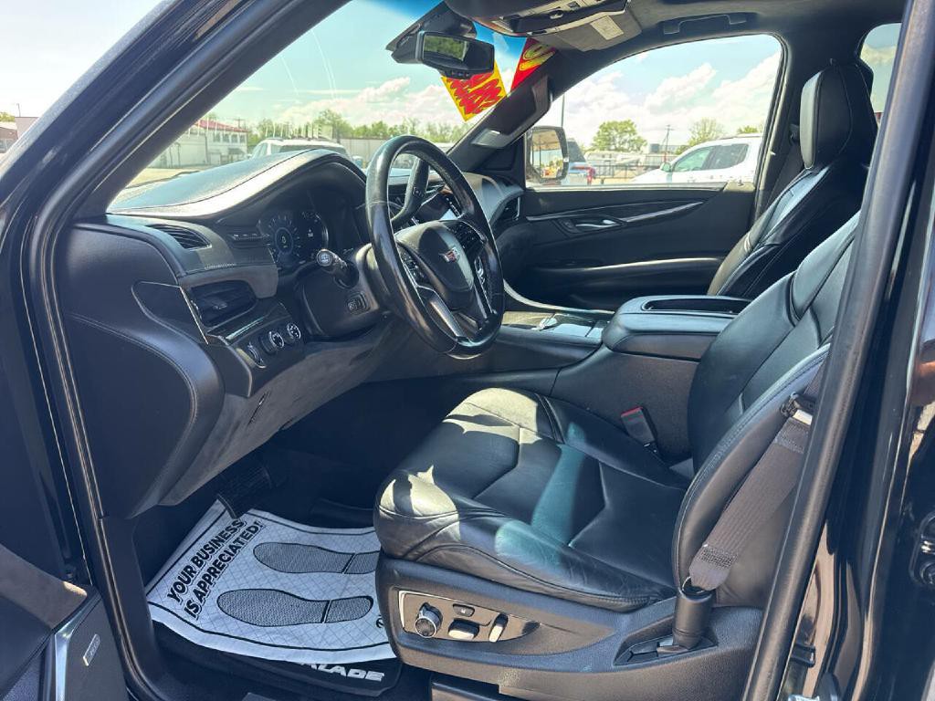 2016 Cadillac Escalade Image 10