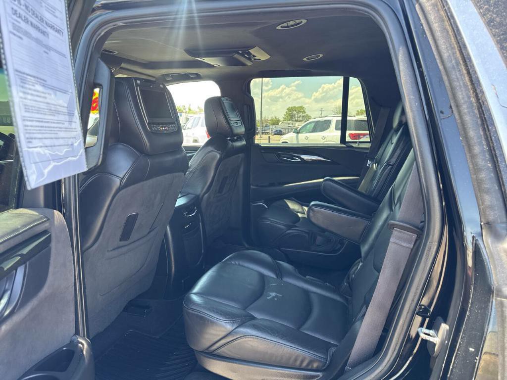 2016 Cadillac Escalade Image 11