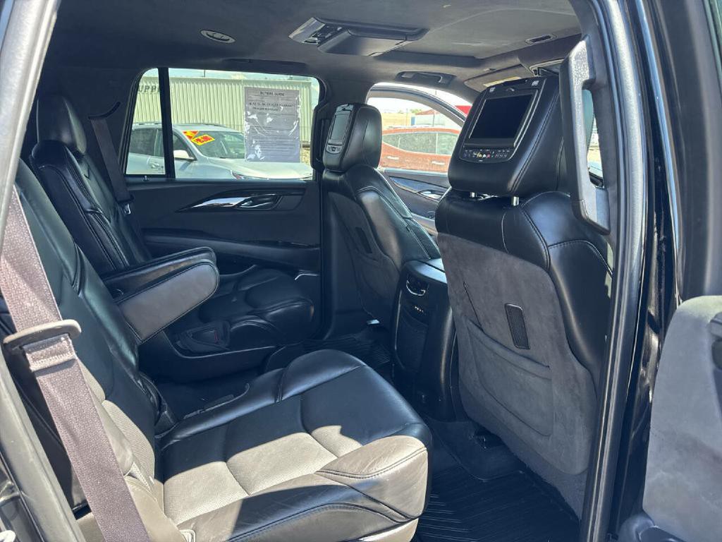 2016 Cadillac Escalade Image 14