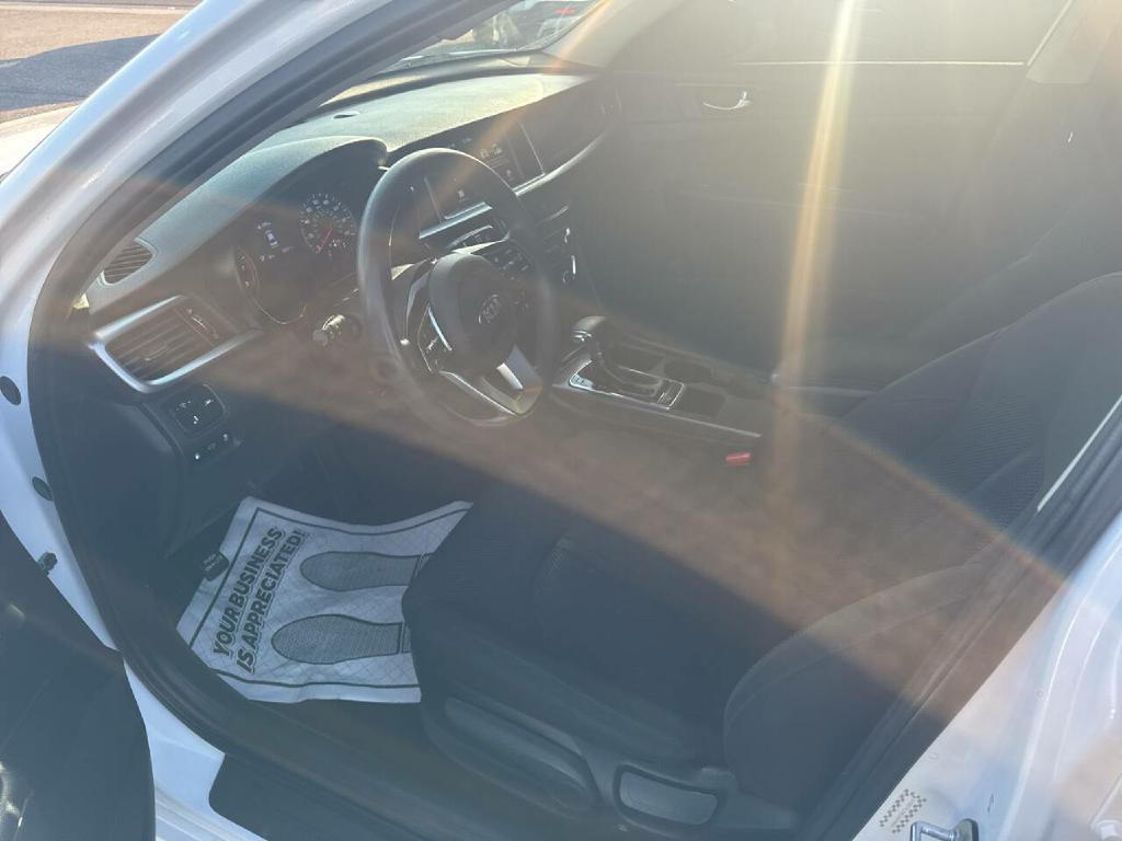 2020 Kia Optima Image 10