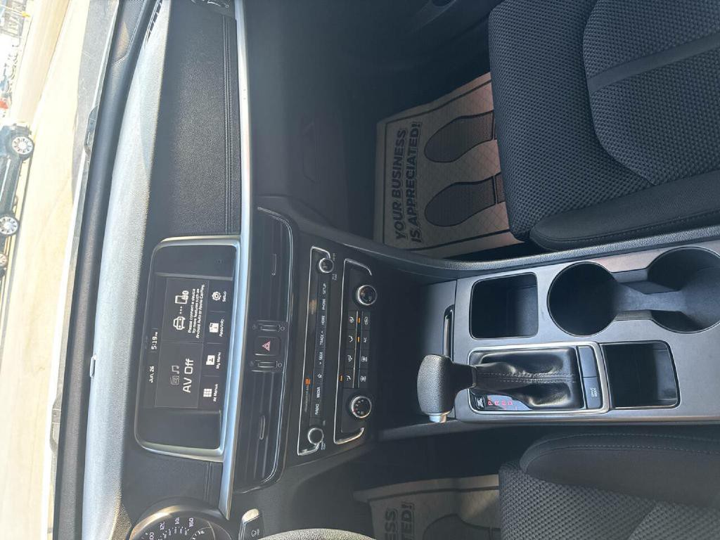 2020 Kia Optima Image 17
