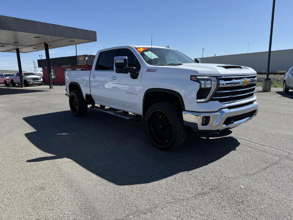 2024 Chevrolet Silverado 1500 Image 1