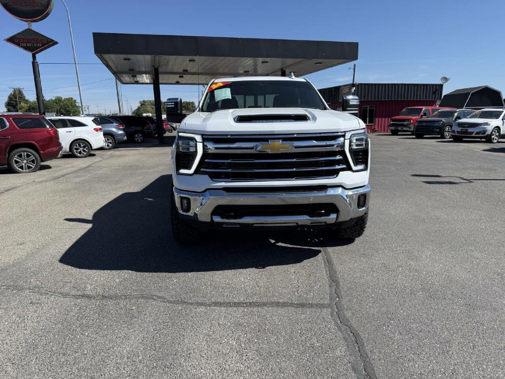 2024 Chevrolet Silverado 1500 Image 3