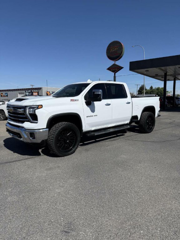 2024 Chevrolet Silverado 1500 Image 4